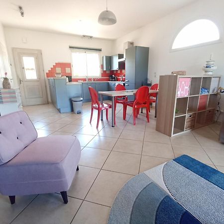 Sous Les Pins Gites Et Chambres D'Hotes 拉隆德莱丝莫里斯 外观 照片