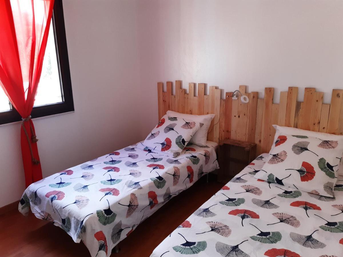 Sous Les Pins Gites Et Chambres D'Hotes 拉隆德莱丝莫里斯 外观 照片