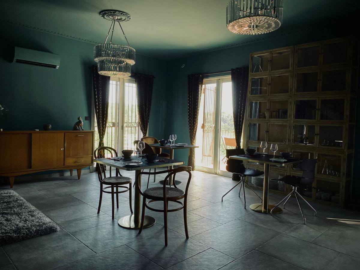Sous Les Pins Gites Et Chambres D'Hotes 拉隆德莱丝莫里斯 外观 照片