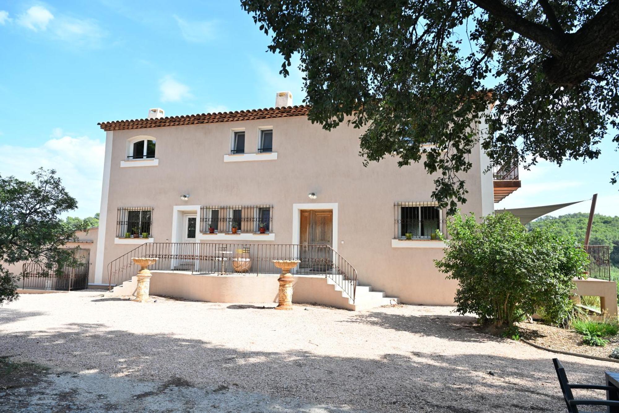 Sous Les Pins Gites Et Chambres D'Hotes 拉隆德莱丝莫里斯 外观 照片