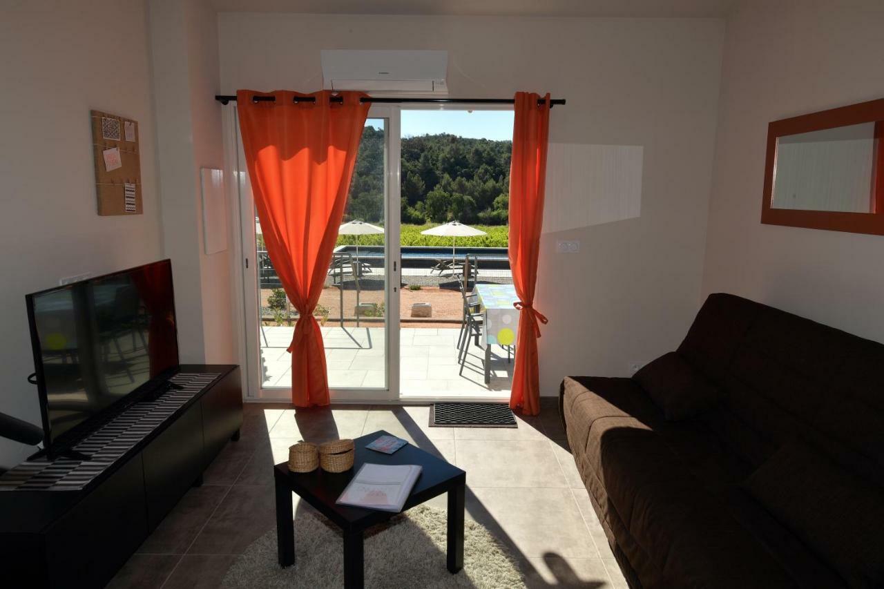 Sous Les Pins Gites Et Chambres D'Hotes 拉隆德莱丝莫里斯 外观 照片