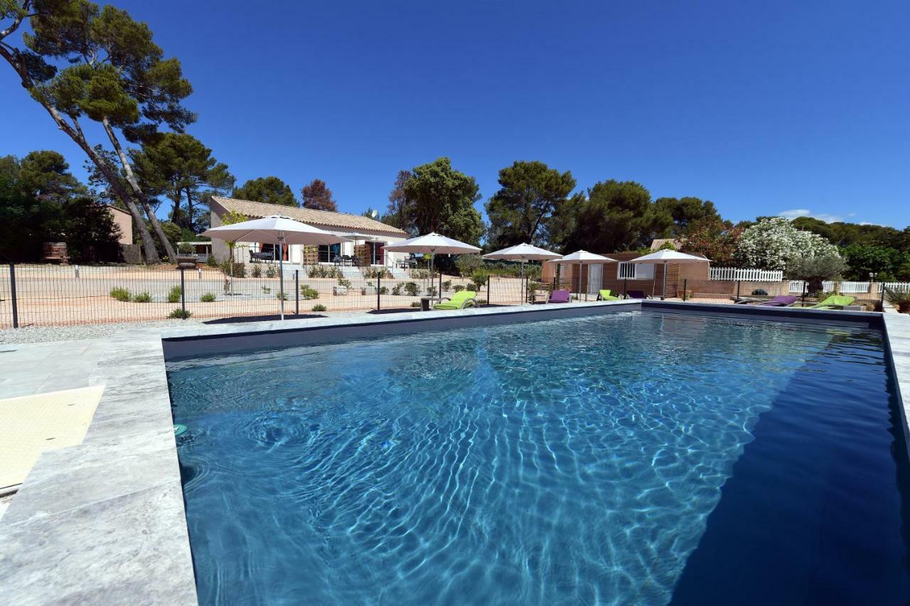 Sous Les Pins Gites Et Chambres D'Hotes 拉隆德莱丝莫里斯 外观 照片